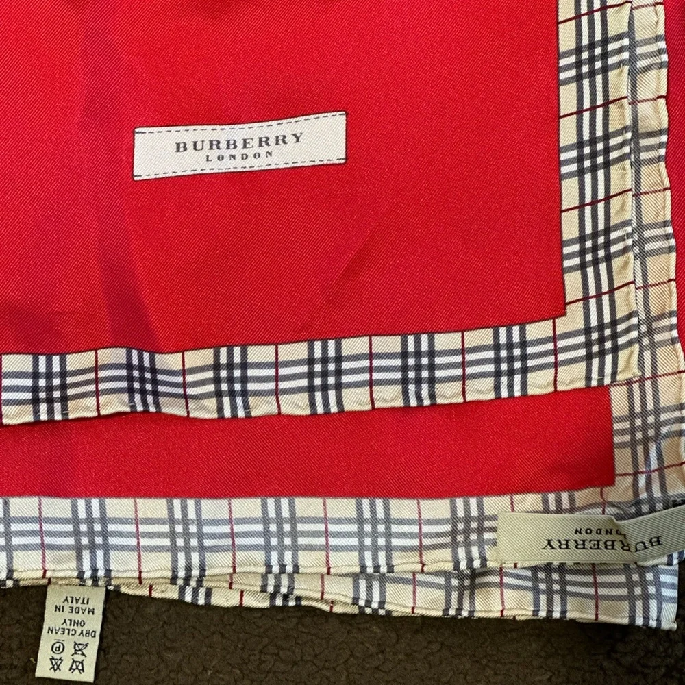 Burberry scarf - Picture 7 of 8